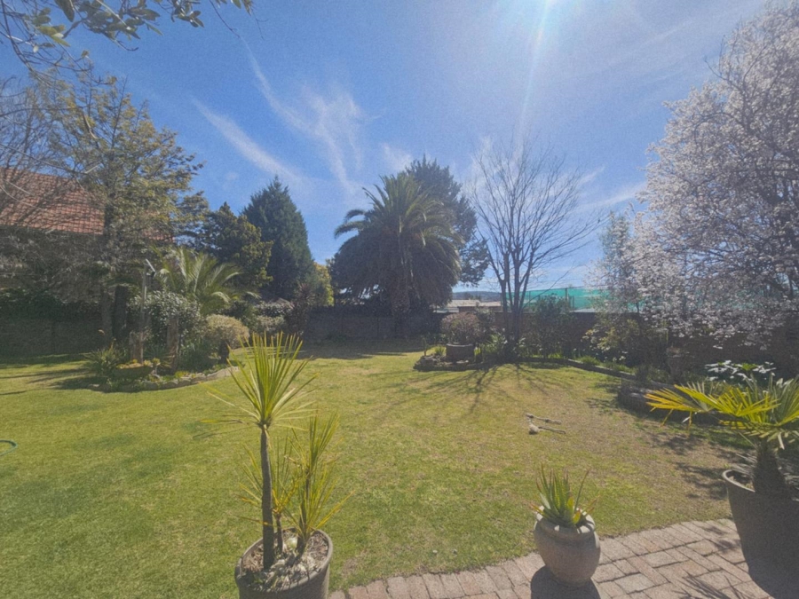 5 Bedroom Property for Sale in Ladybrand Free State